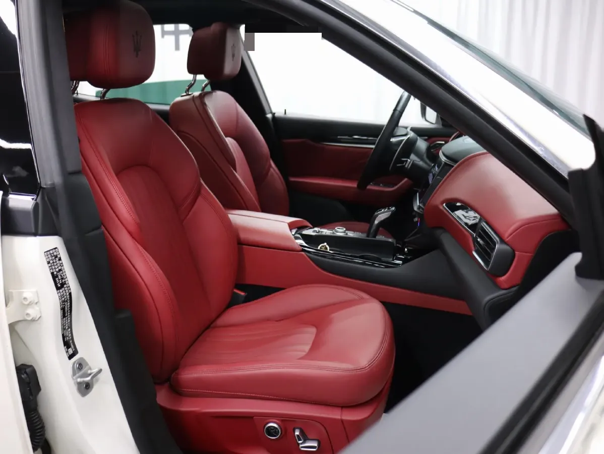 2022 Maserati Levante 2.0T 330HP L4 8AT,autocango,china used car exporter,china ev exporter,chinese used car exporter,chinese used ev exporter