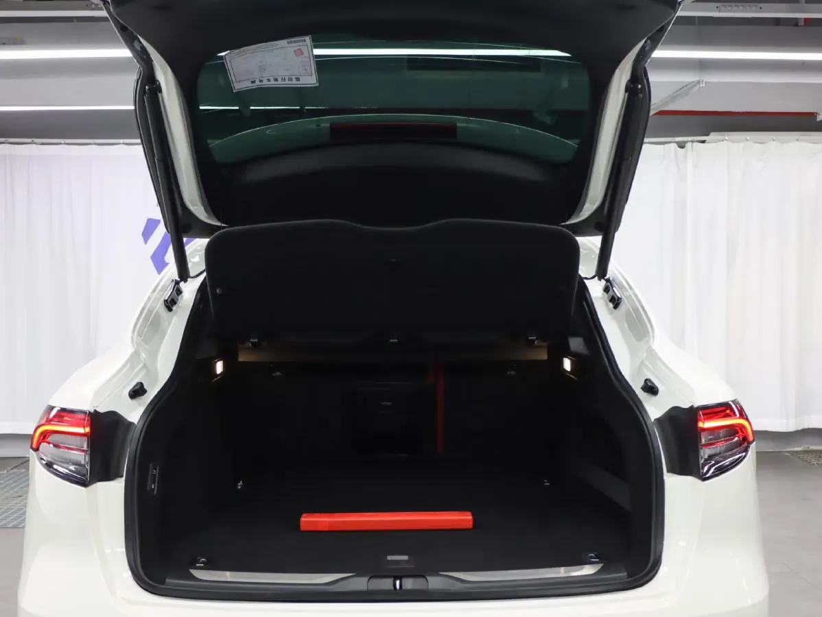 2022 Maserati Levante 2.0T 330HP L4 8AT,autocango,china used car exporter,china ev exporter,chinese used car exporter,chinese used ev exporter