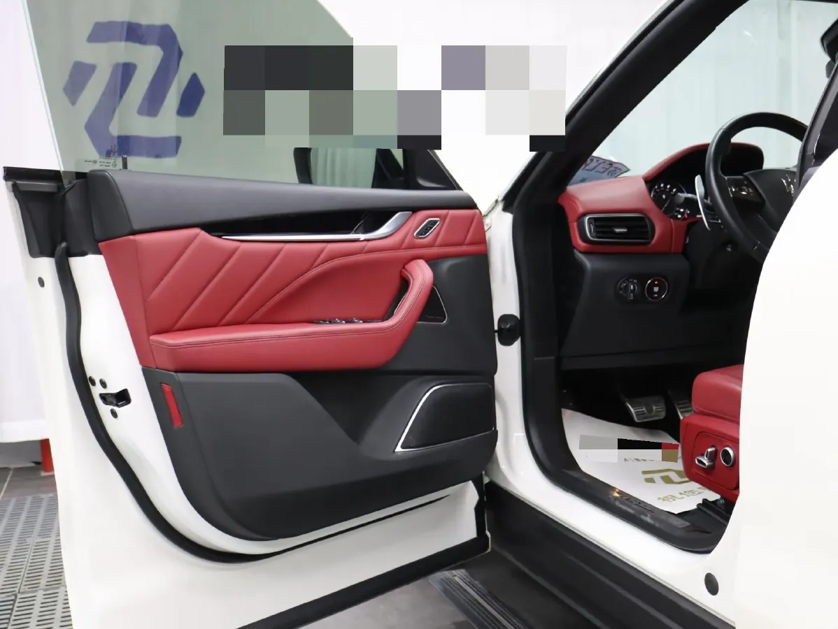 2022 Maserati Levante 2.0T 330HP L4 8AT,autocango,china used car exporter,china ev exporter,chinese used car exporter,chinese used ev exporter