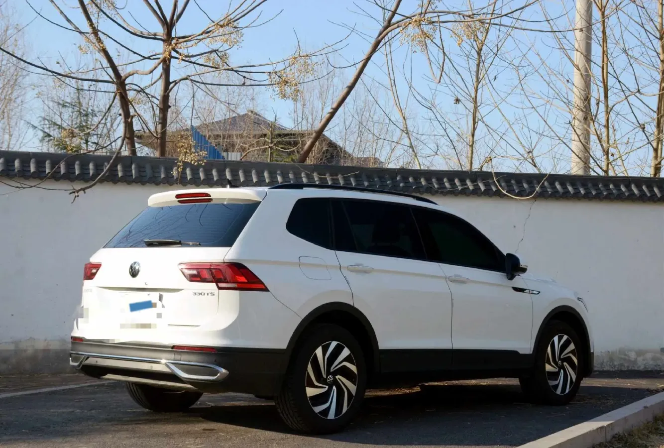 2023 Volkswagen Tiguan L 1.5T 160HP L4 7DCT,autocango,china used car exporter,china ev exporter,chinese used car exporter,chinese used ev exporter