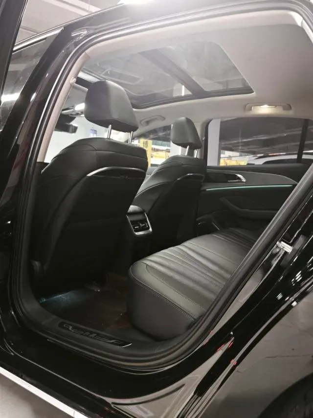 2024 HongQi H5 2.0T 224HP L4 8AT,autocango,china used car exporter,china ev exporter,chinese used car exporter,chinese used ev exporter