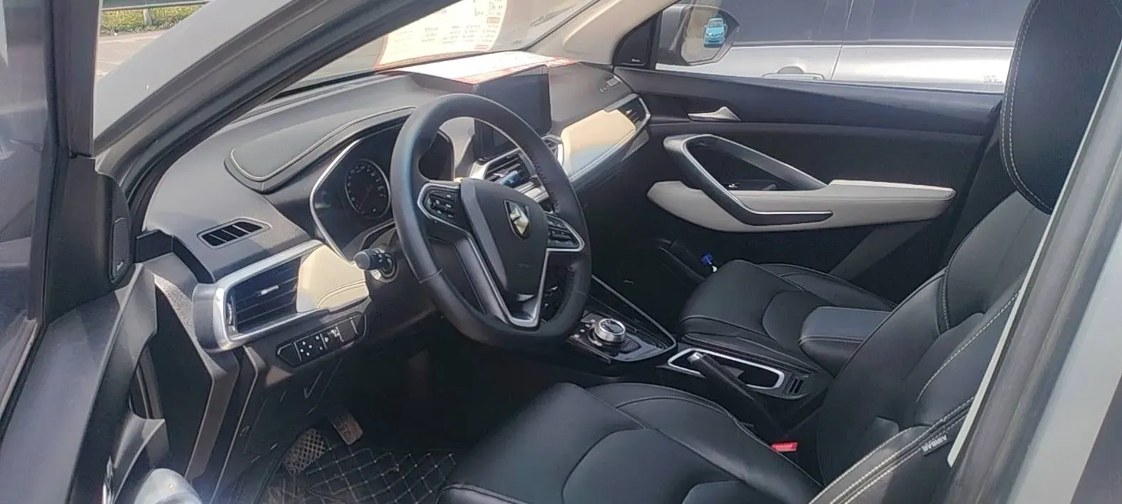 2018 BaoJun 530 1.5T 150HP L4 6MT,autocango,china used car exporter,china ev exporter,chinese used car exporter,chinese used ev exporter