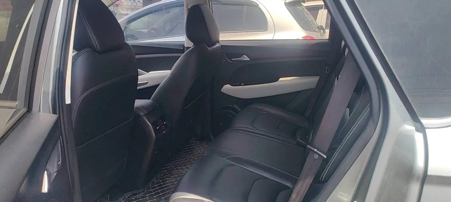 2018 BaoJun 530 1.5T 150HP L4 6MT,autocango,china used car exporter,china ev exporter,chinese used car exporter,chinese used ev exporter