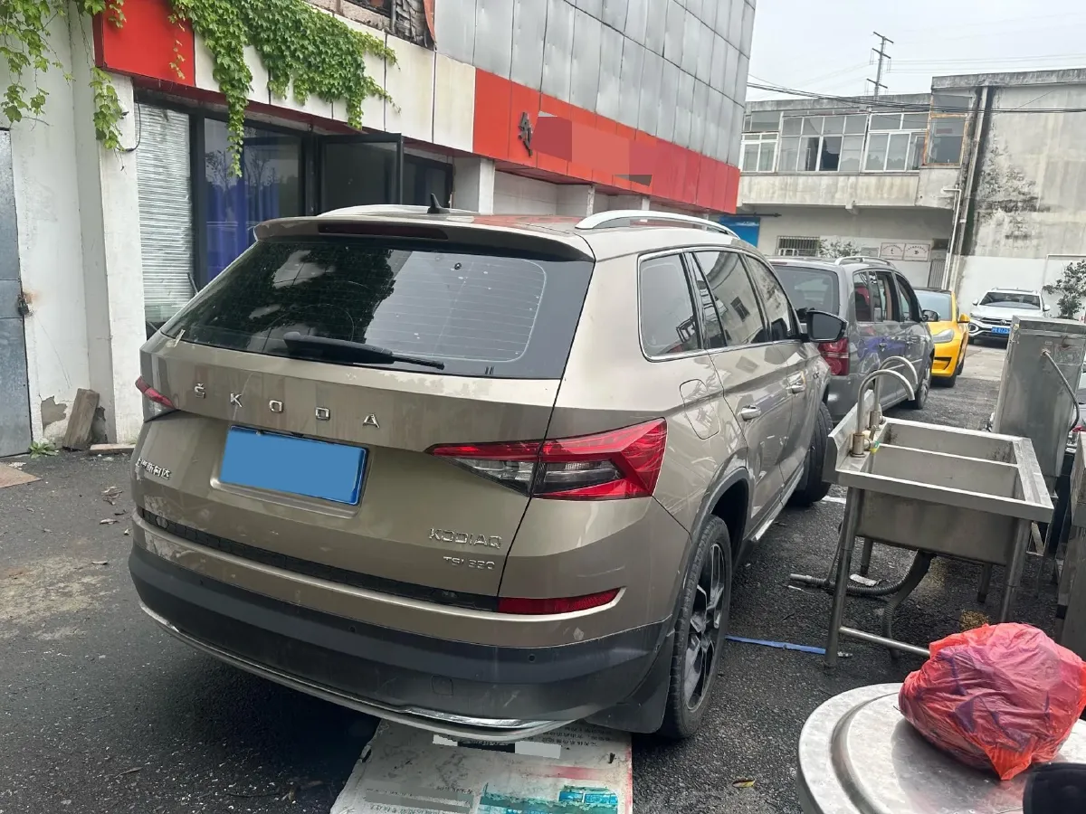 2021 Skoda Kodiak 2.0T 186HP L4 7DCT,autocango,china used car exporter,china ev exporter,chinese used car exporter,chinese used ev exporter