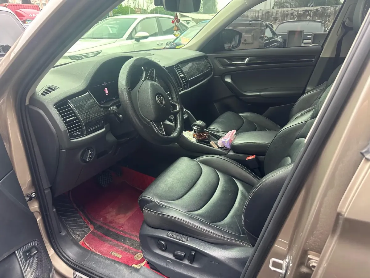 2021 Skoda Kodiak 2.0T 186HP L4 7DCT,autocango,china used car exporter,china ev exporter,chinese used car exporter,chinese used ev exporter