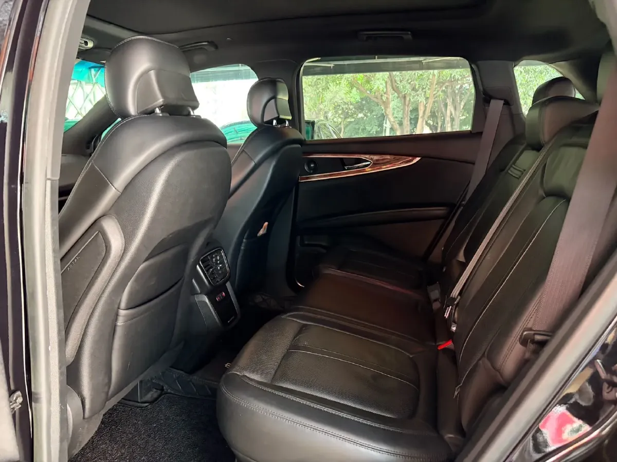 2019 Lincoln Nautilus 2.7T 329HP V6 8AT,autocango,china used car exporter,china ev exporter,chinese used car exporter,chinese used ev exporter