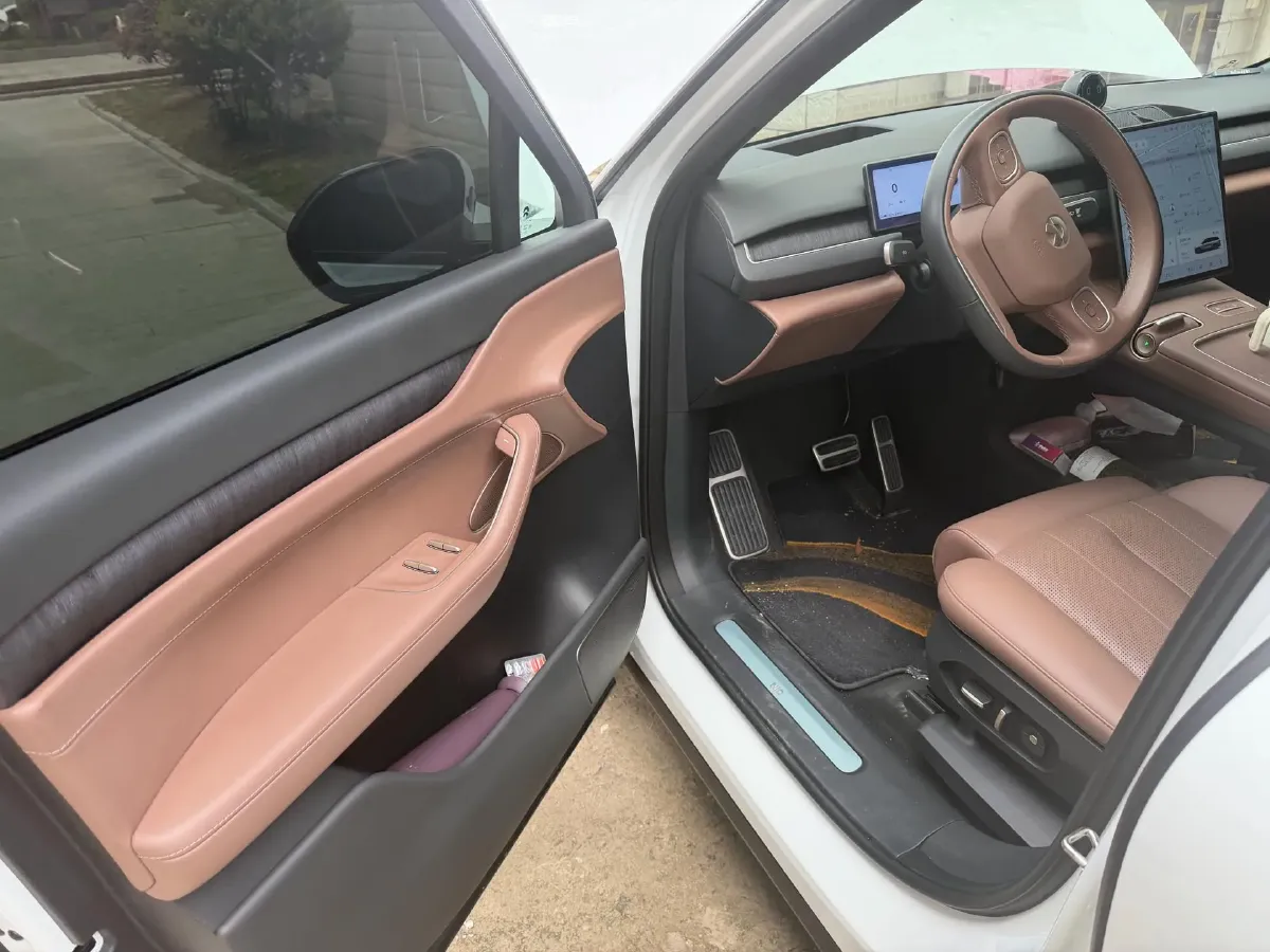 2024 Porsche Macan All-Electric BEV 100KWH,autocango,china used car exporter,china ev exporter,chinese used car exporter,chinese used ev exporter