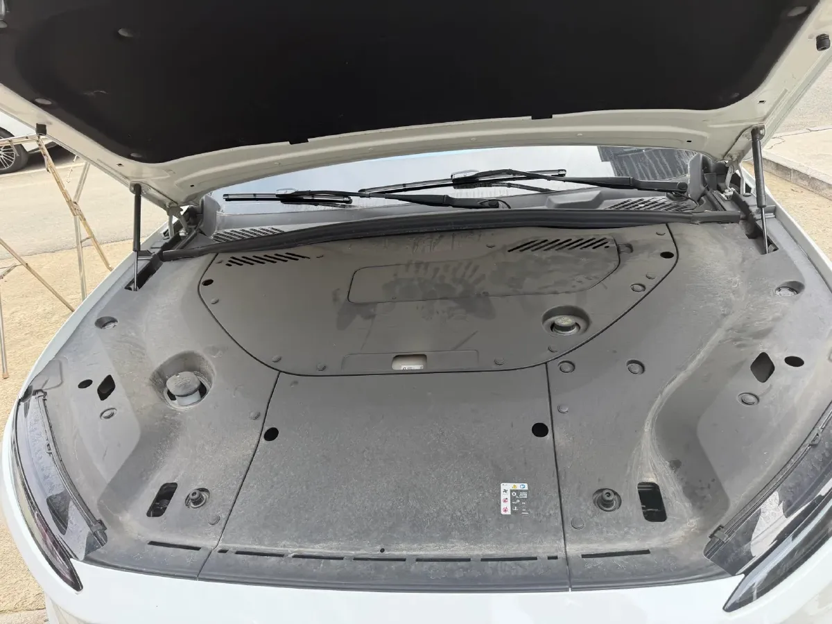 2024 Porsche Macan All-Electric BEV 100KWH,autocango,china used car exporter,china ev exporter,chinese used car exporter,chinese used ev exporter