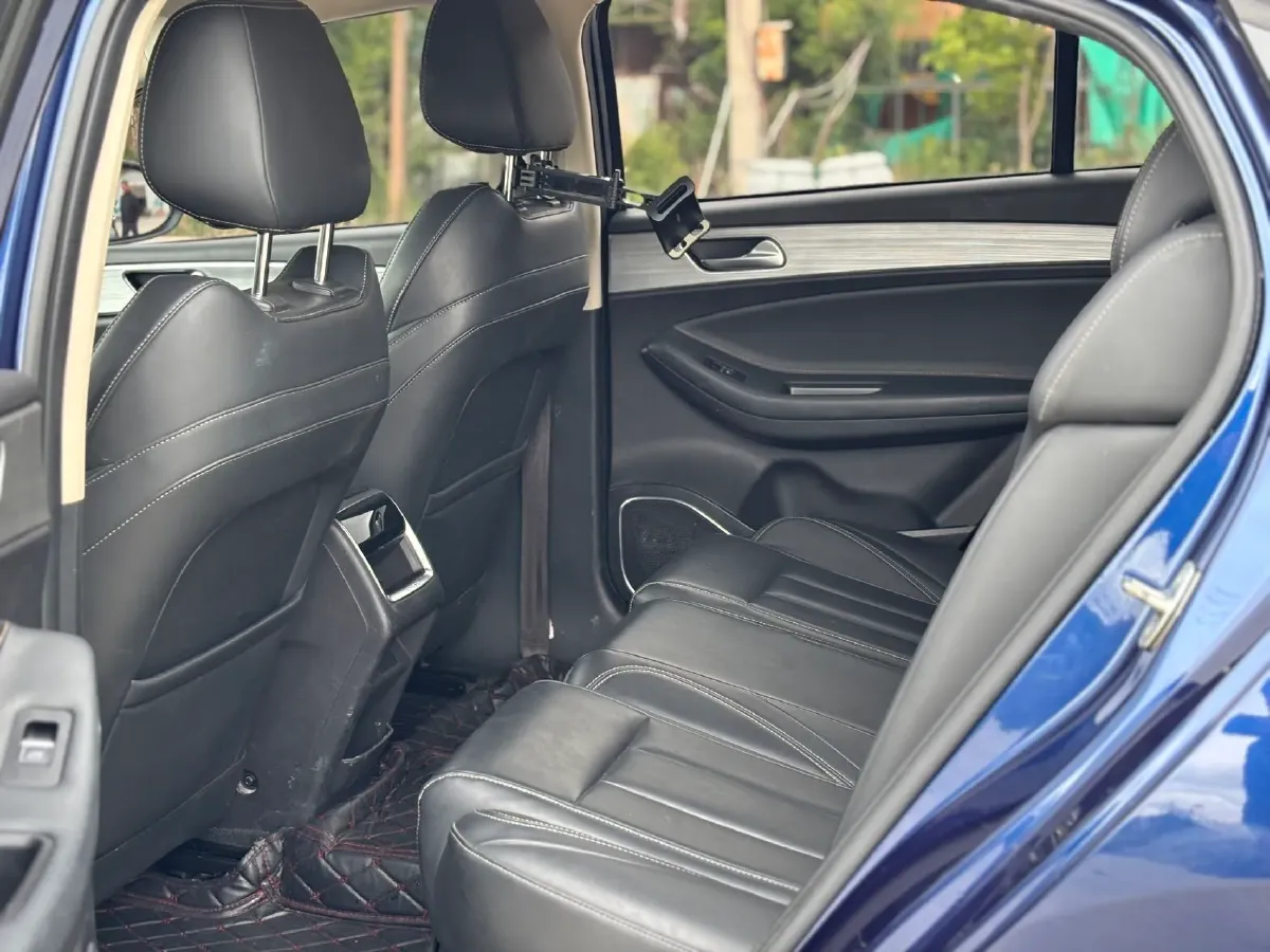 2021 Chery Arrizo 5 Plus 1.5T 156HP L4 5MT,autocango,china used car exporter,china ev exporter,chinese used car exporter,chinese used ev exporter