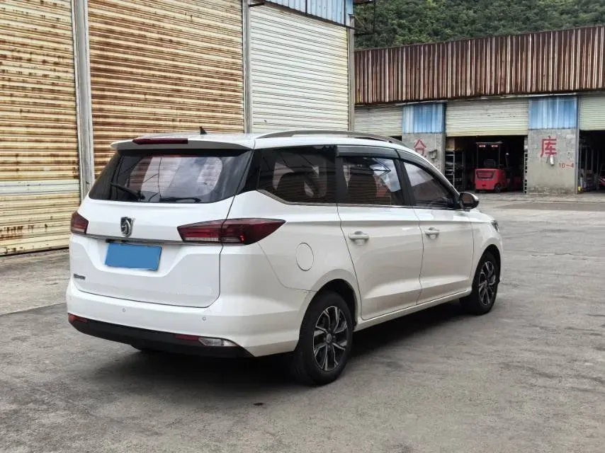 2018 BaoJun 530 1.5T 150HP L4 6MT,autocango,china used car exporter,china ev exporter,chinese used car exporter,chinese used ev exporter