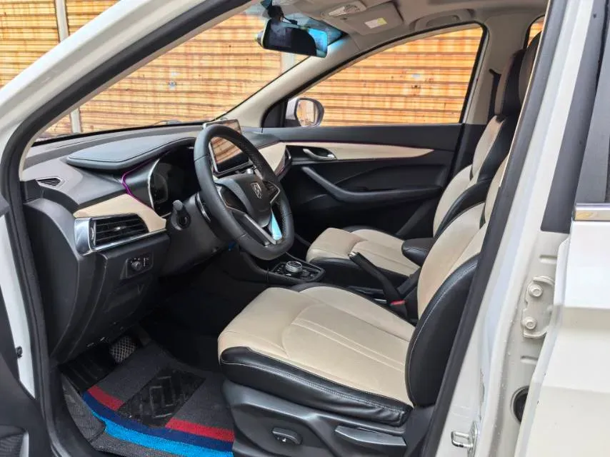 2018 BaoJun 530 1.5T 150HP L4 6MT,autocango,china used car exporter,china ev exporter,chinese used car exporter,chinese used ev exporter