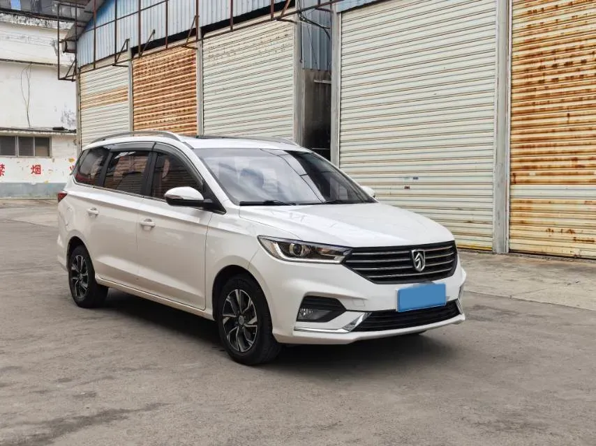 2018 BaoJun 530 1.5T 150HP L4 6MT,autocango,china used car exporter,china ev exporter,chinese used car exporter,chinese used ev exporter