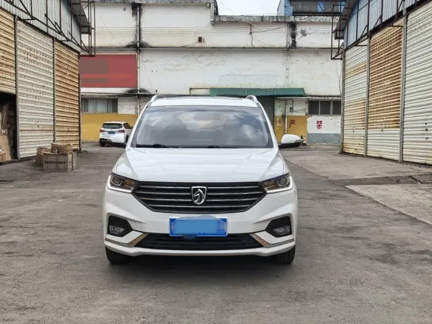2018 BaoJun 530 1.5T 150HP L4 6MT,autocango,china used car exporter,china ev exporter,chinese used car exporter,chinese used ev exporter