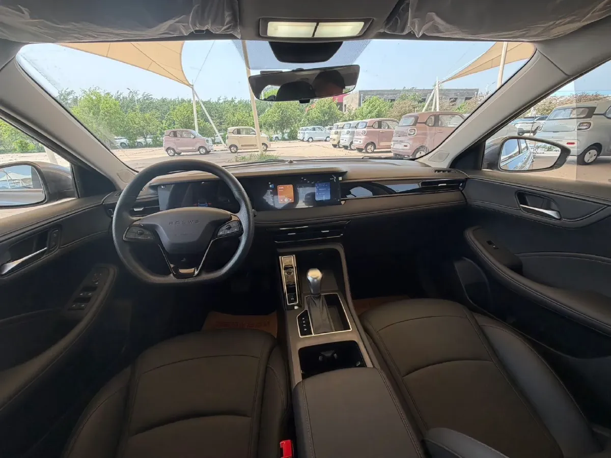 2024 Roewe i5 1.5L 129HP L4 CVT,autocango,china used car exporter,china ev exporter,chinese used car exporter,chinese used ev exporter