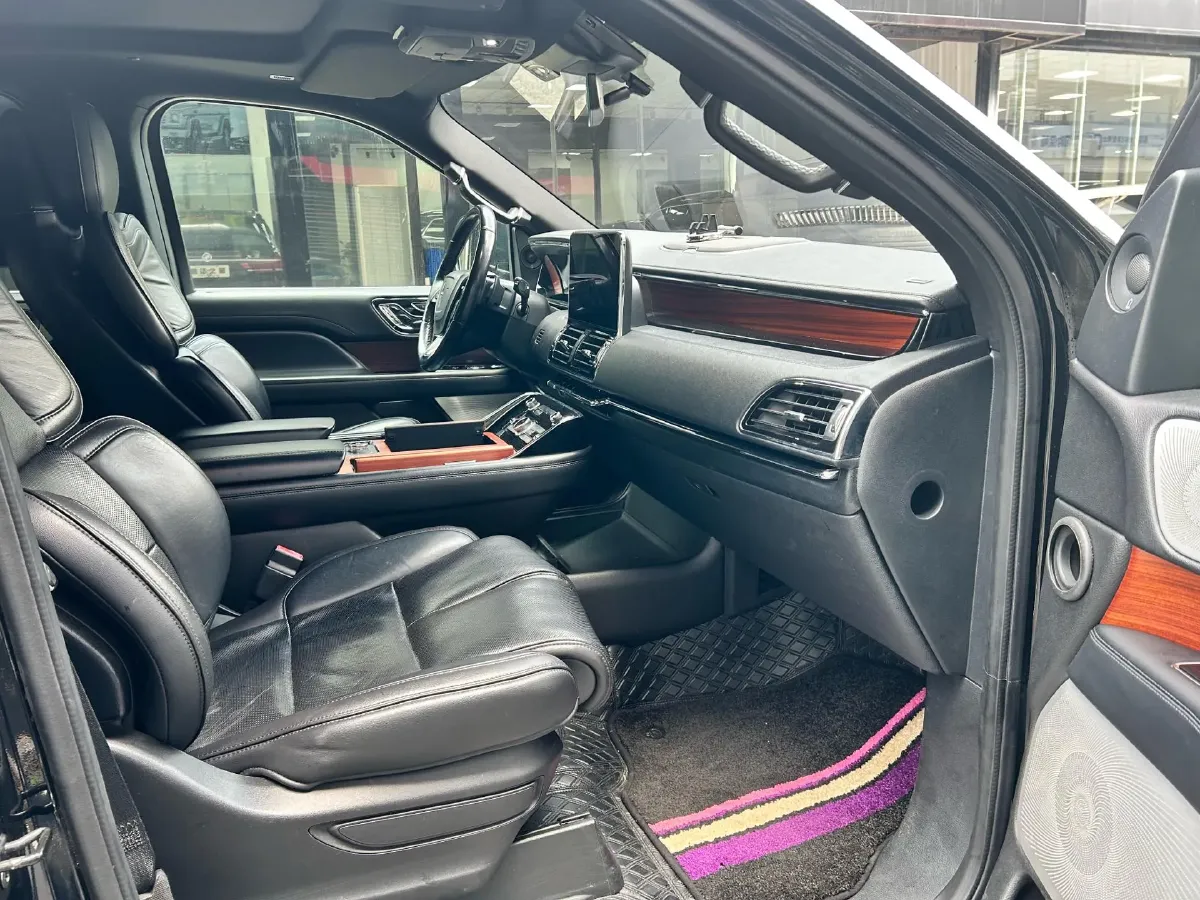 2018 Lincoln Navigator 3.5T 415HP V6 10AT,autocango,china used car exporter,china ev exporter,chinese used car exporter,chinese used ev exporter