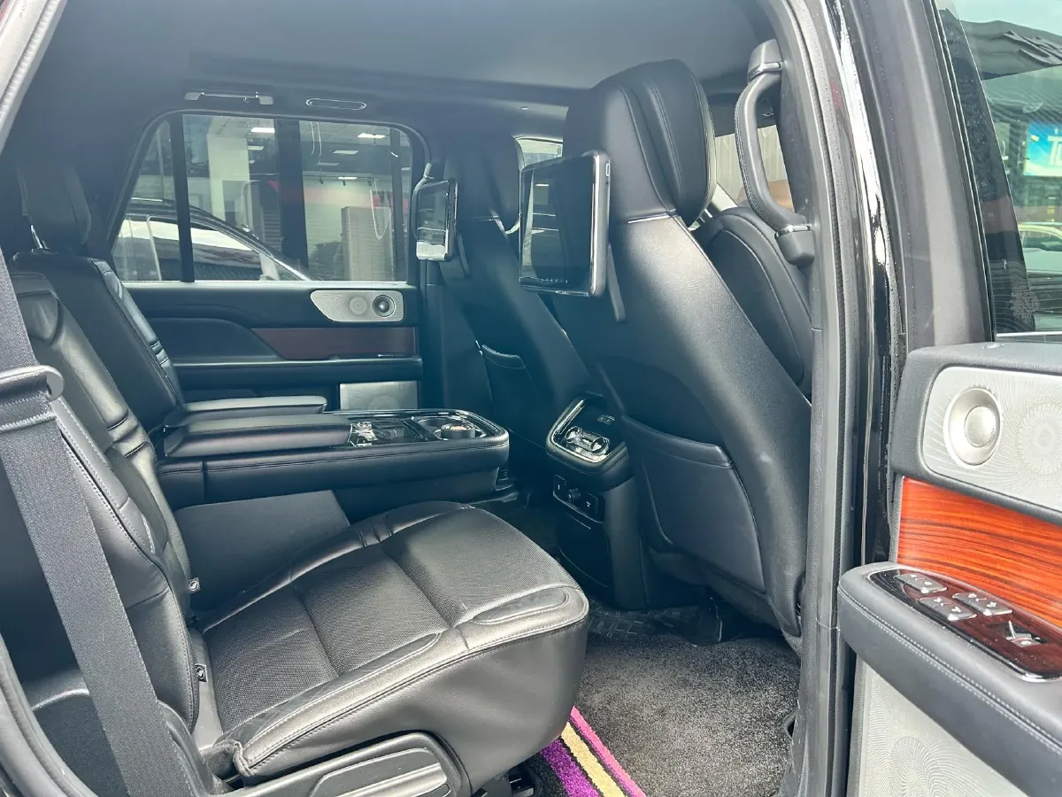 2018 Lincoln Navigator 3.5T 415HP V6 10AT,autocango,china used car exporter,china ev exporter,chinese used car exporter,chinese used ev exporter