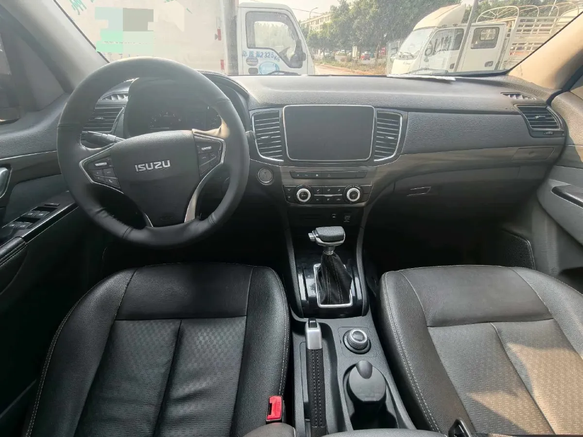 2019 Isuzu D-MAX 3.0T 177HP L4 6MT,autocango,china used car exporter,china ev exporter,chinese used car exporter,chinese used ev exporter