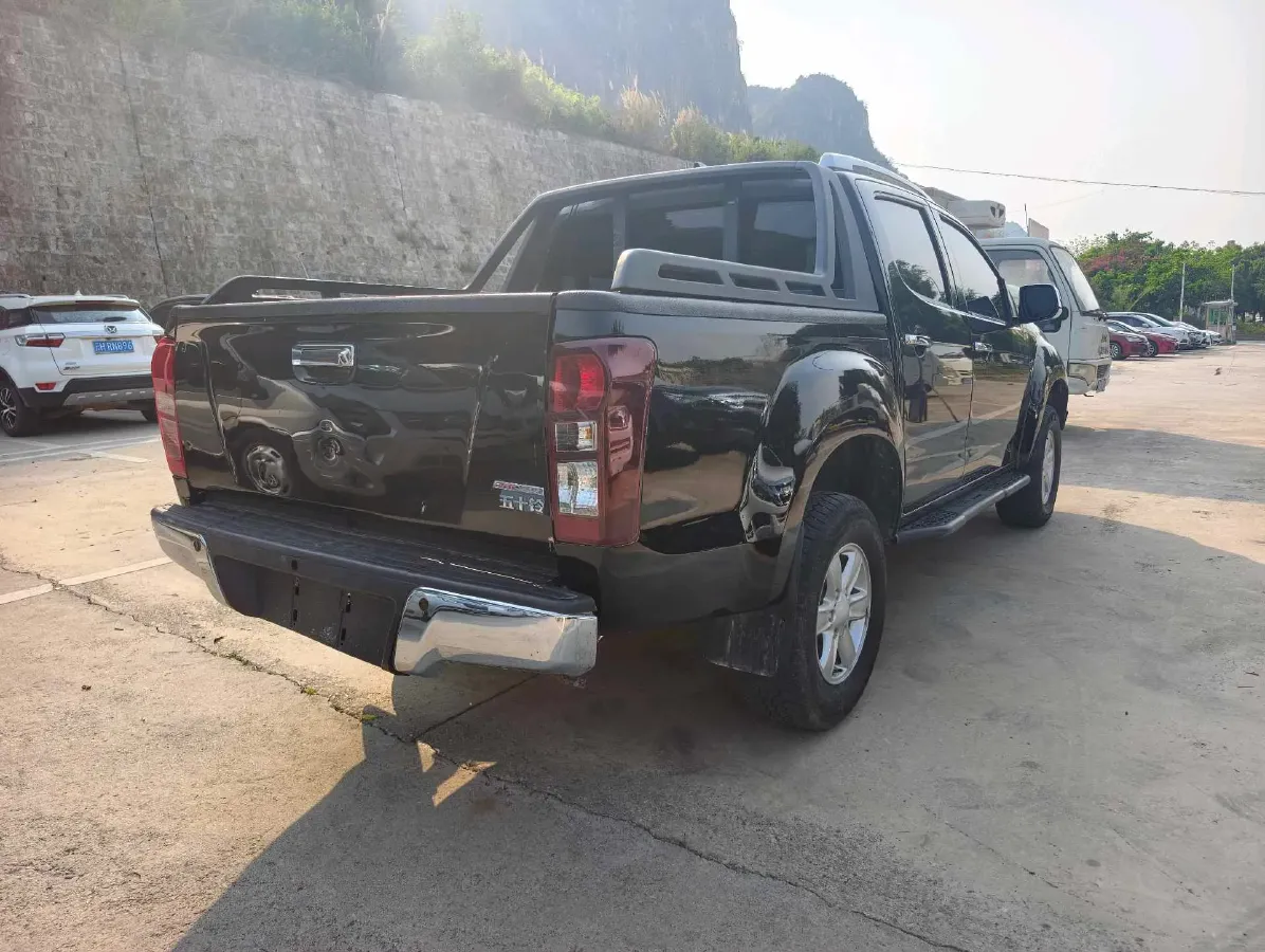 2019 Isuzu D-MAX 3.0T 177HP L4 6MT,autocango,china used car exporter,china ev exporter,chinese used car exporter,chinese used ev exporter