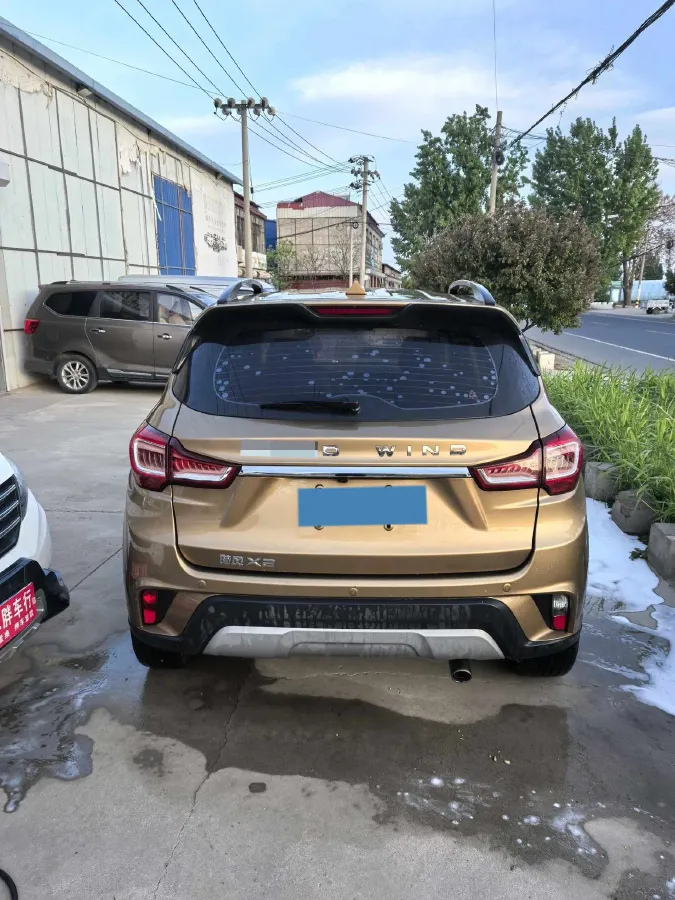 2017 Landwind X2 1.6L 125HP L4 4AT,autocango,china used car exporter,china ev exporter,chinese used car exporter,chinese used ev exporter