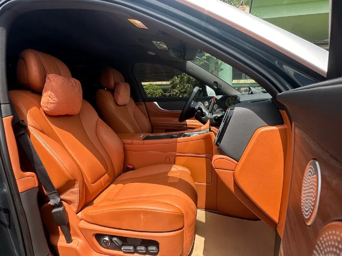 2024 AITO AITO M9 1.5T 152HP L4 REEV 42KWH,autocango,china used car exporter,china ev exporter,chinese used car exporter,chinese used ev exporter