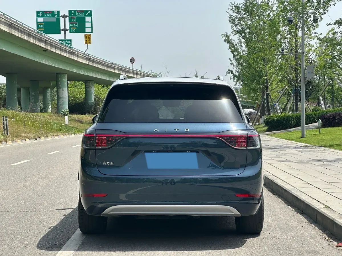 2024 AITO AITO M9 1.5T 152HP L4 REEV 42KWH,autocango,china used car exporter,china ev exporter,chinese used car exporter,chinese used ev exporter