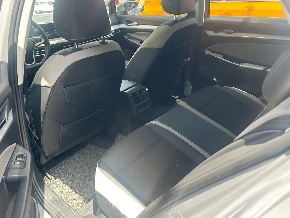 2021 Volkswagen Golf 1.2T 116HP L4 7DCT,autocango,china used car exporter,china ev exporter,chinese used car exporter,chinese used ev exporter