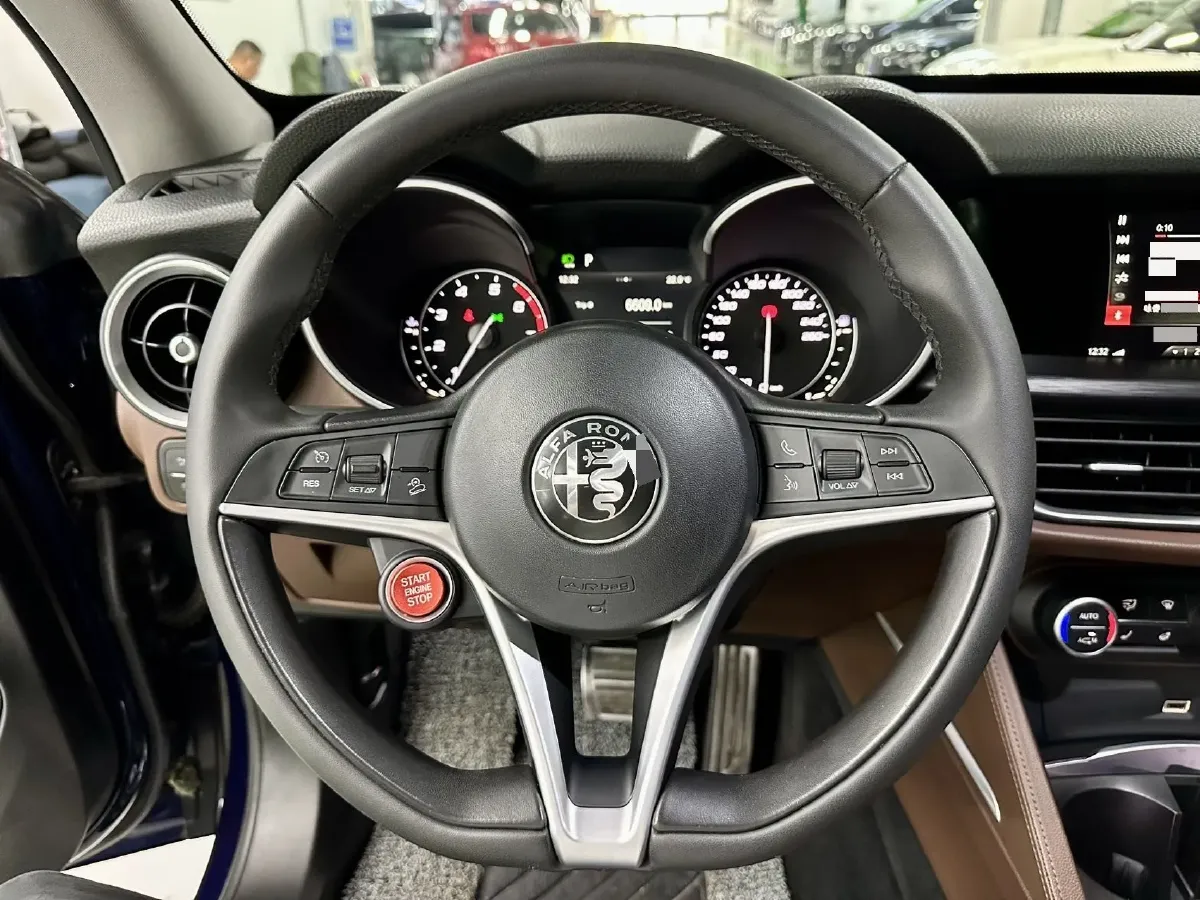 2017 Jaguar XE 2.0T 240HP L4 8AT,autocango,china used car exporter,china ev exporter,chinese used car exporter,chinese used ev exporter