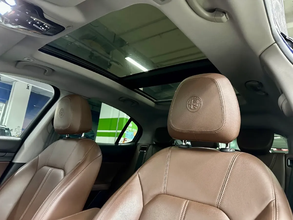 2017 Jaguar XE 2.0T 240HP L4 8AT,autocango,china used car exporter,china ev exporter,chinese used car exporter,chinese used ev exporter