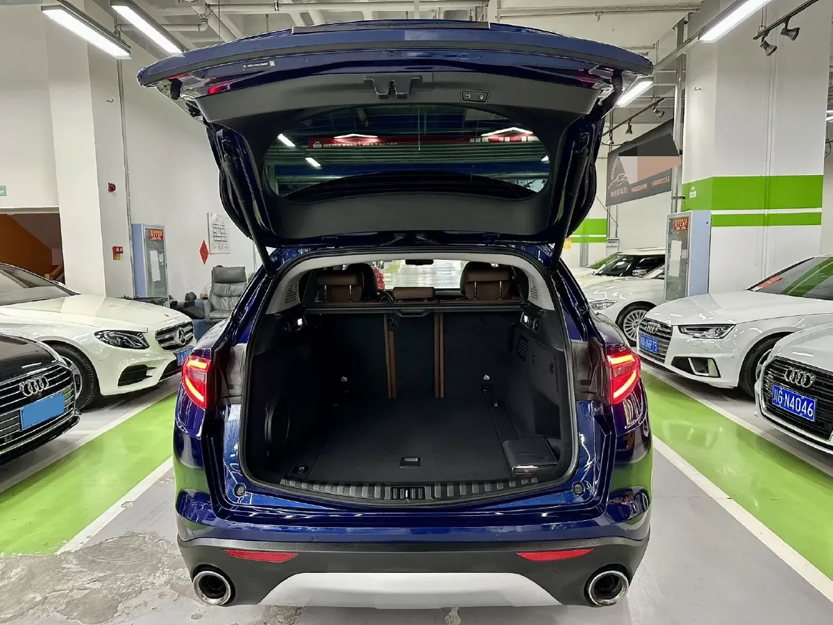 2017 Jaguar XE 2.0T 240HP L4 8AT,autocango,china used car exporter,china ev exporter,chinese used car exporter,chinese used ev exporter