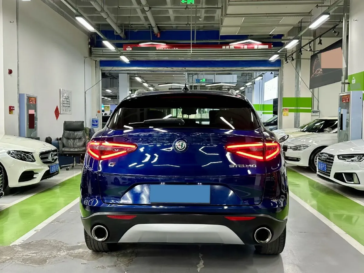 2017 Jaguar XE 2.0T 240HP L4 8AT,autocango,china used car exporter,china ev exporter,chinese used car exporter,chinese used ev exporter