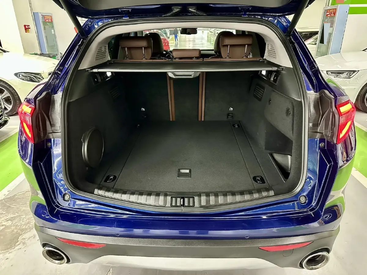 2017 Jaguar XE 2.0T 240HP L4 8AT,autocango,china used car exporter,china ev exporter,chinese used car exporter,chinese used ev exporter