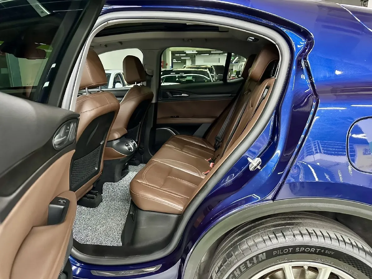 2017 Jaguar XE 2.0T 240HP L4 8AT,autocango,china used car exporter,china ev exporter,chinese used car exporter,chinese used ev exporter