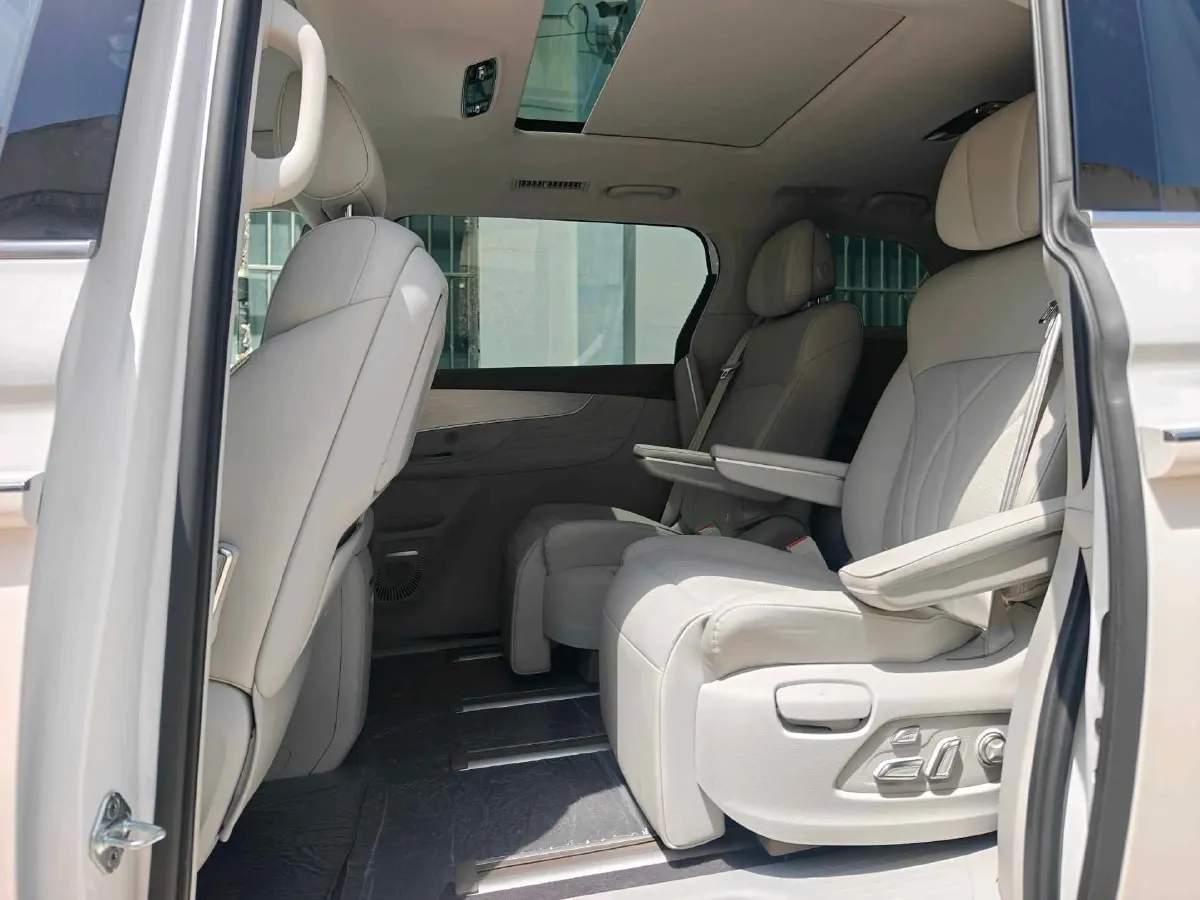 2025 Roewe iMAX8 1.5T 150HP L4 1DHT PHEV 24.7KWH,autocango,china used car exporter,china ev exporter,chinese used car exporter,chinese used ev exporter