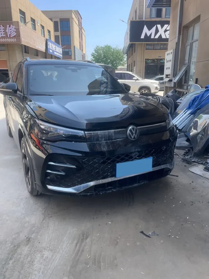 2025 Volkswagen Tiguan L 2.0T 220HP L4 7DCT,autocango,china used car exporter,china ev exporter,chinese used car exporter,chinese used ev exporter