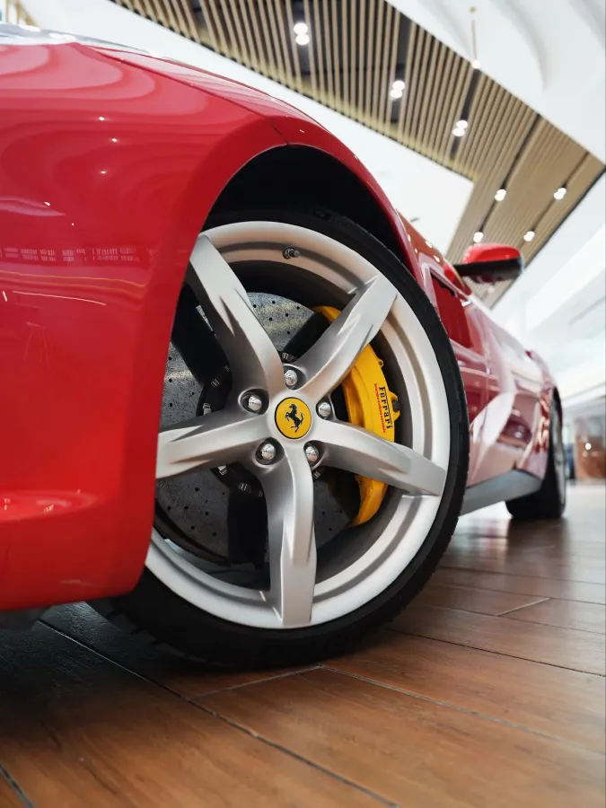 2016 Ferrari GTC4 Lusso 6.3L 690HP V12 7DCT,autocango,china used car exporter,china ev exporter,chinese used car exporter,chinese used ev exporter