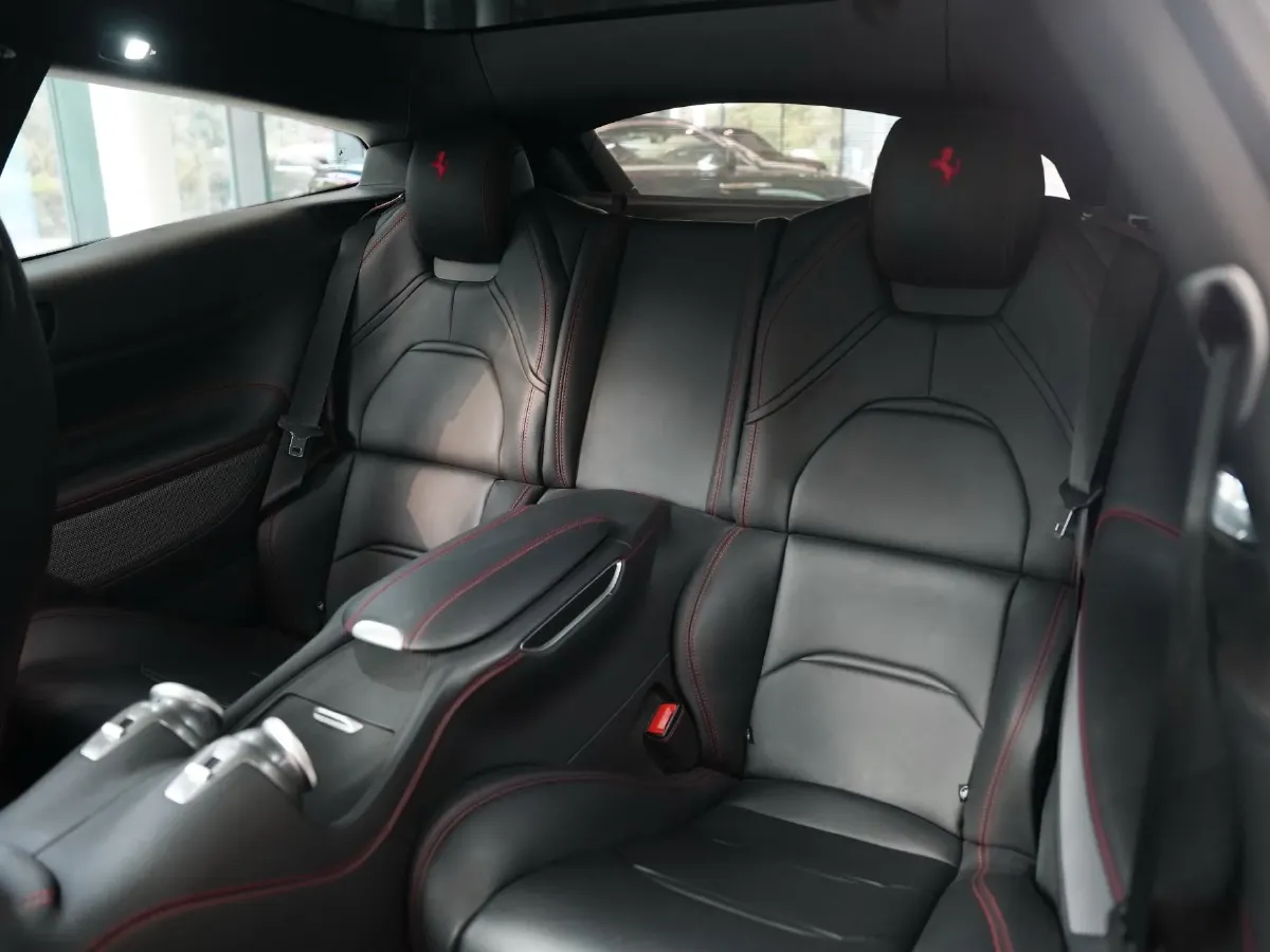 2016 Ferrari GTC4 Lusso 6.3L 690HP V12 7DCT,autocango,china used car exporter,china ev exporter,chinese used car exporter,chinese used ev exporter