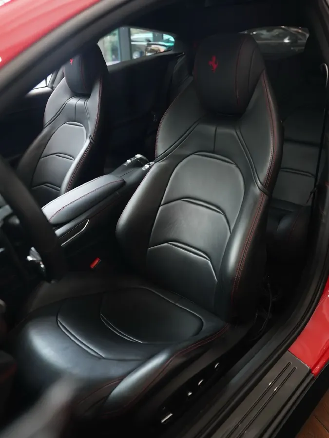 2016 Ferrari GTC4 Lusso 6.3L 690HP V12 7DCT,autocango,china used car exporter,china ev exporter,chinese used car exporter,chinese used ev exporter