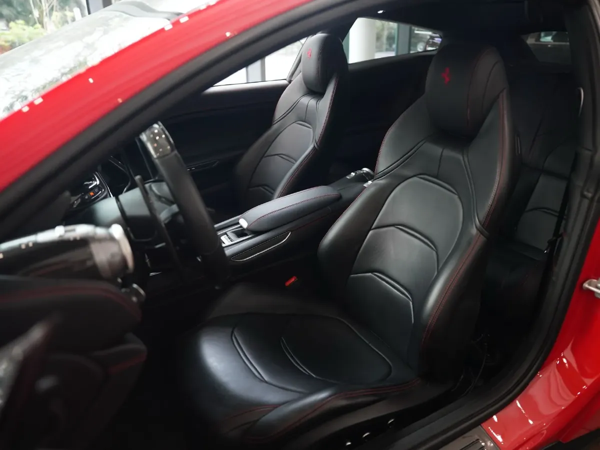 2016 Ferrari GTC4 Lusso 6.3L 690HP V12 7DCT,autocango,china used car exporter,china ev exporter,chinese used car exporter,chinese used ev exporter