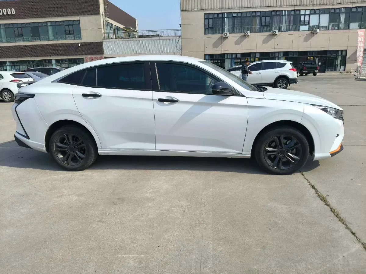 2023 DongFeng Aeolus YiXuan 1.5L 125HP L4 6DCT,autocango,china used car exporter,china ev exporter,chinese used car exporter,chinese used ev exporter