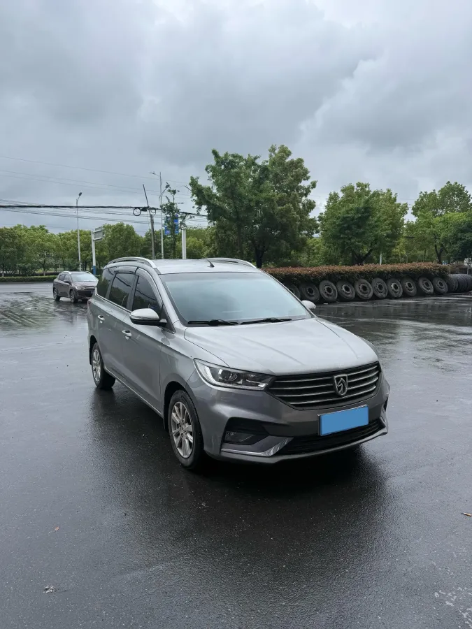 2014 BaoJun 610 1.5L 112HP L4 6AT,autocango,china used car exporter,china ev exporter,chinese used car exporter,chinese used ev exporter