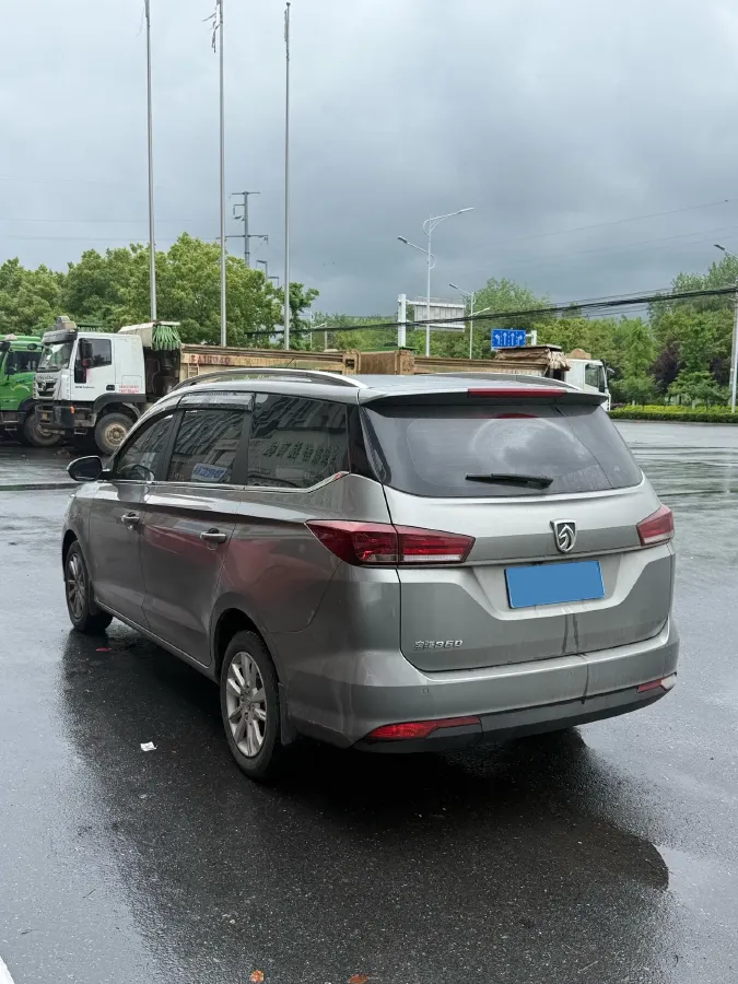 2014 BaoJun 610 1.5L 112HP L4 6AT,autocango,china used car exporter,china ev exporter,chinese used car exporter,chinese used ev exporter