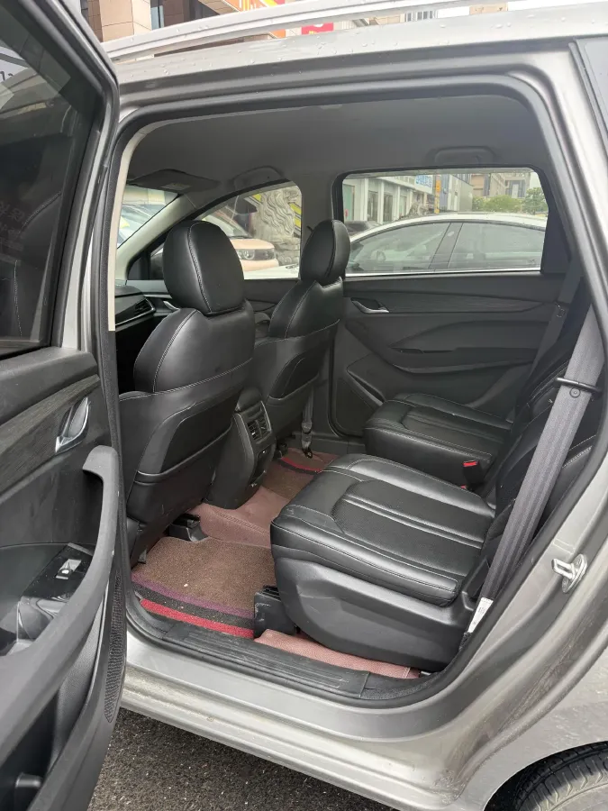 2014 BaoJun 610 1.5L 112HP L4 6AT,autocango,china used car exporter,china ev exporter,chinese used car exporter,chinese used ev exporter