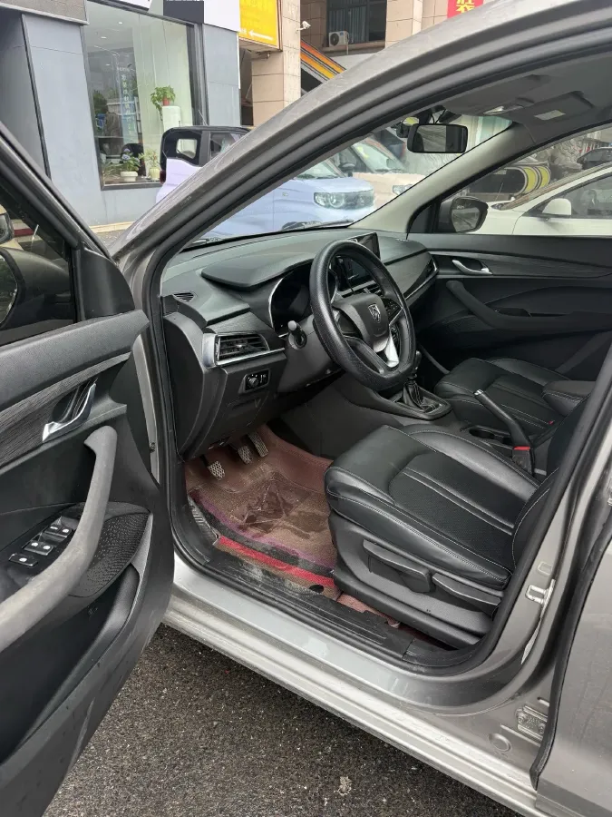 2014 BaoJun 610 1.5L 112HP L4 6AT,autocango,china used car exporter,china ev exporter,chinese used car exporter,chinese used ev exporter