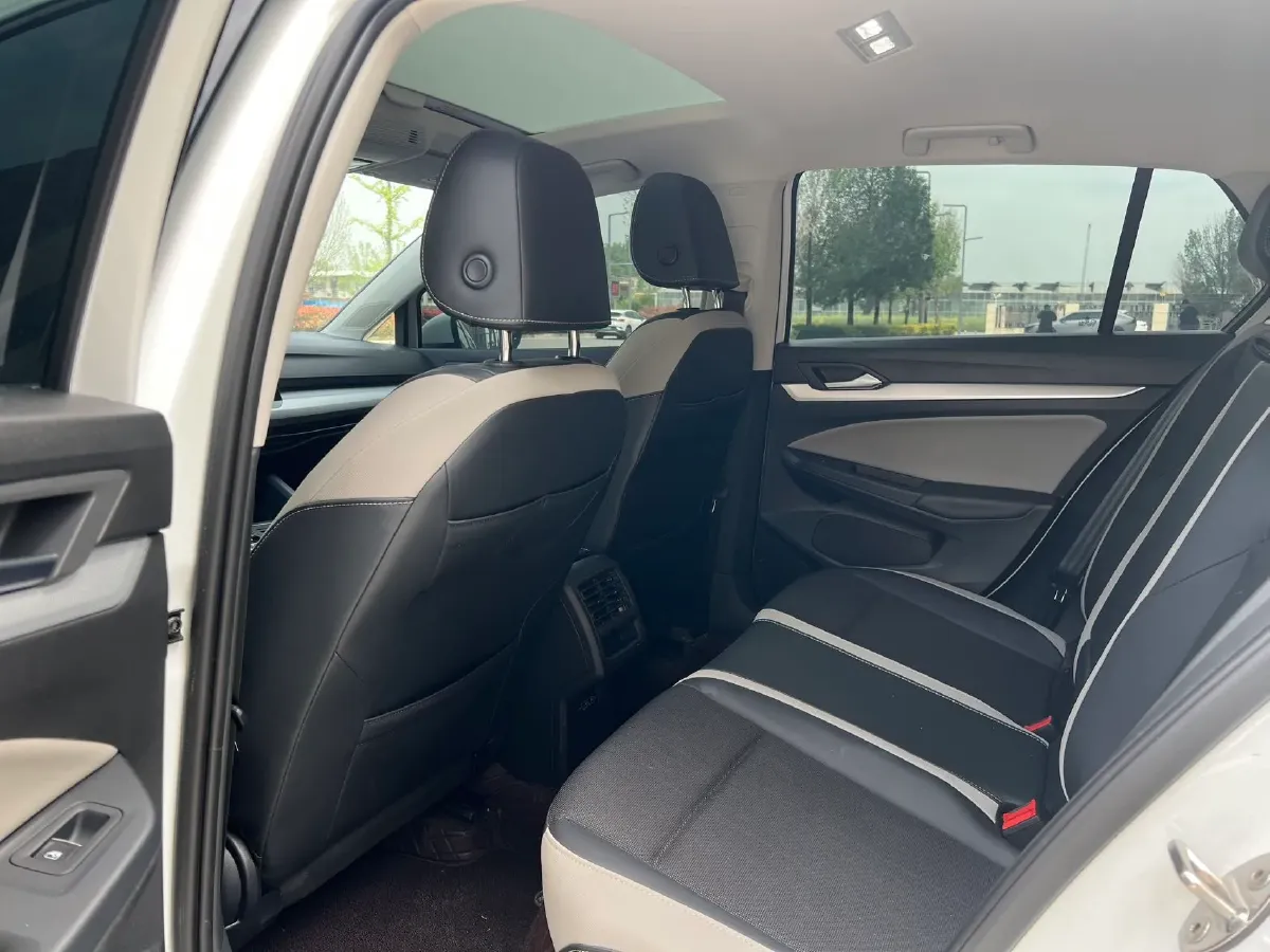 2025 Volkswagen Golf 1.5T 160HP L4 7DCT,autocango,china used car exporter,china ev exporter,chinese used car exporter,chinese used ev exporter