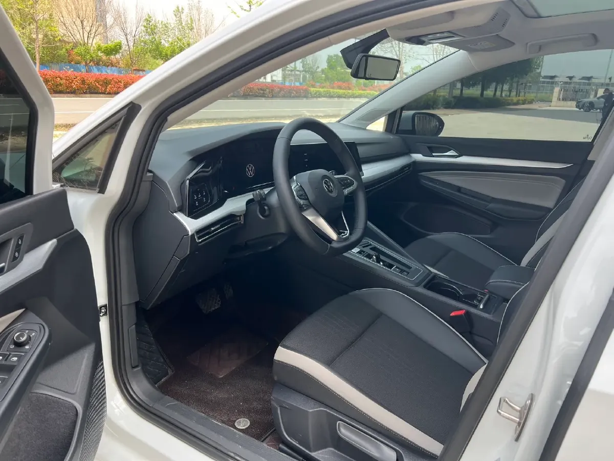 2025 Volkswagen Golf 1.5T 160HP L4 7DCT,autocango,china used car exporter,china ev exporter,chinese used car exporter,chinese used ev exporter