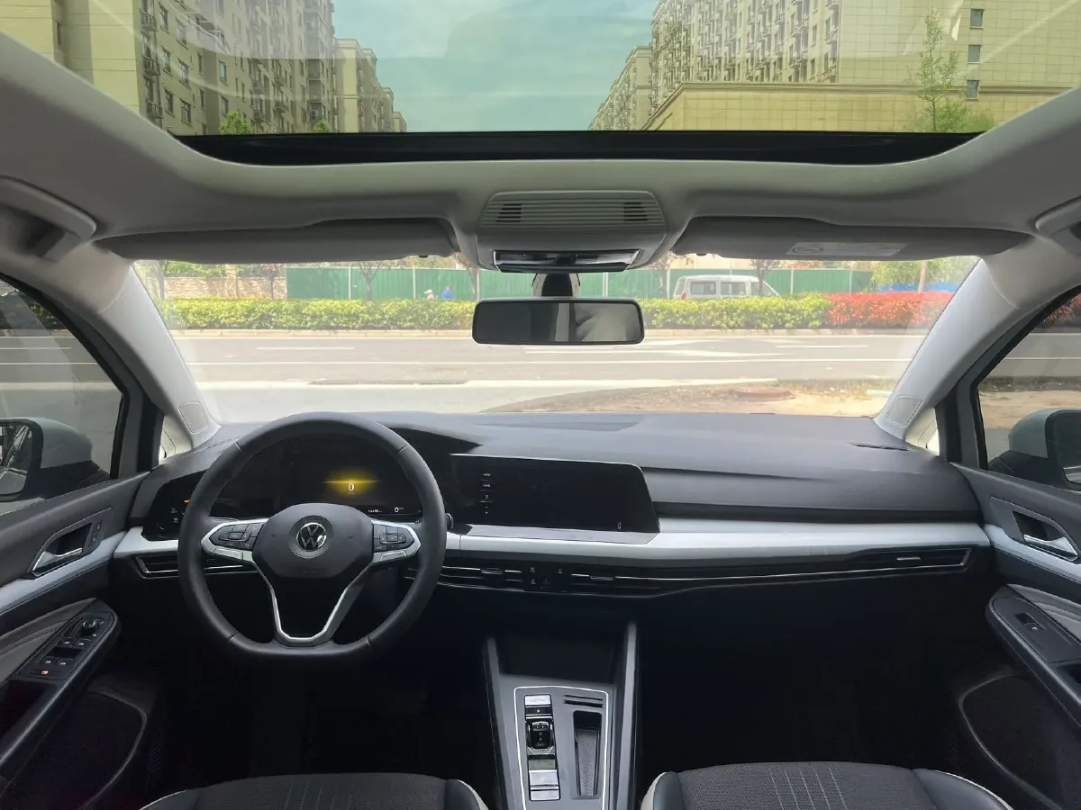 2025 Volkswagen Golf 1.5T 160HP L4 7DCT,autocango,china used car exporter,china ev exporter,chinese used car exporter,chinese used ev exporter