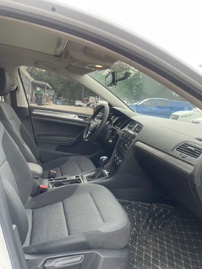 2019 Volkswagen Golf 1.6L 110HP L4 6AT,autocango,china used car exporter,china ev exporter,chinese used car exporter,chinese used ev exporter