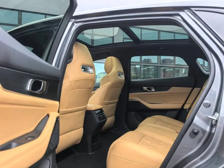 2021 ChangAn UNI-K 2.0T 233HP L4 8AT,autocango,china used car exporter,china ev exporter,chinese used car exporter,chinese used ev exporter