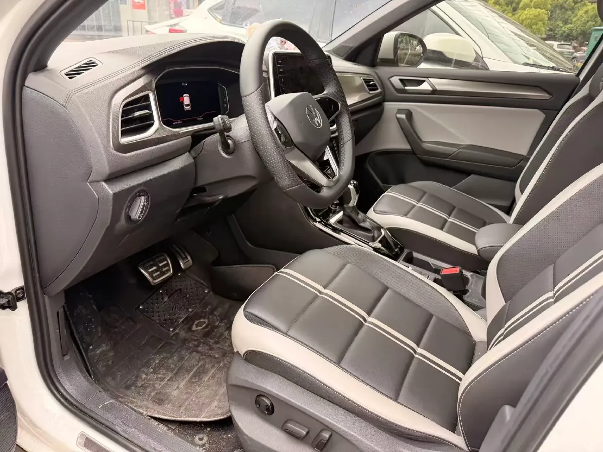 2024 Volkswagen T-Roc 1.5T 160HP L4 7DCT,autocango,china used car exporter,china ev exporter,chinese used car exporter,chinese used ev exporter