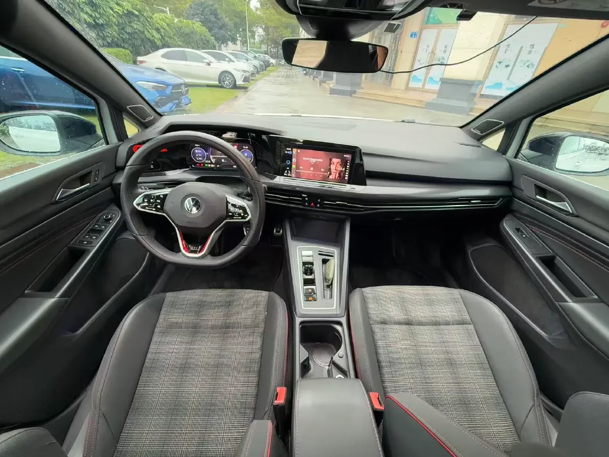 2021 Volkswagen GolfGTI 2.0T 220HP L4 7DCT,autocango,china used car exporter,china ev exporter,chinese used car exporter,chinese used ev exporter